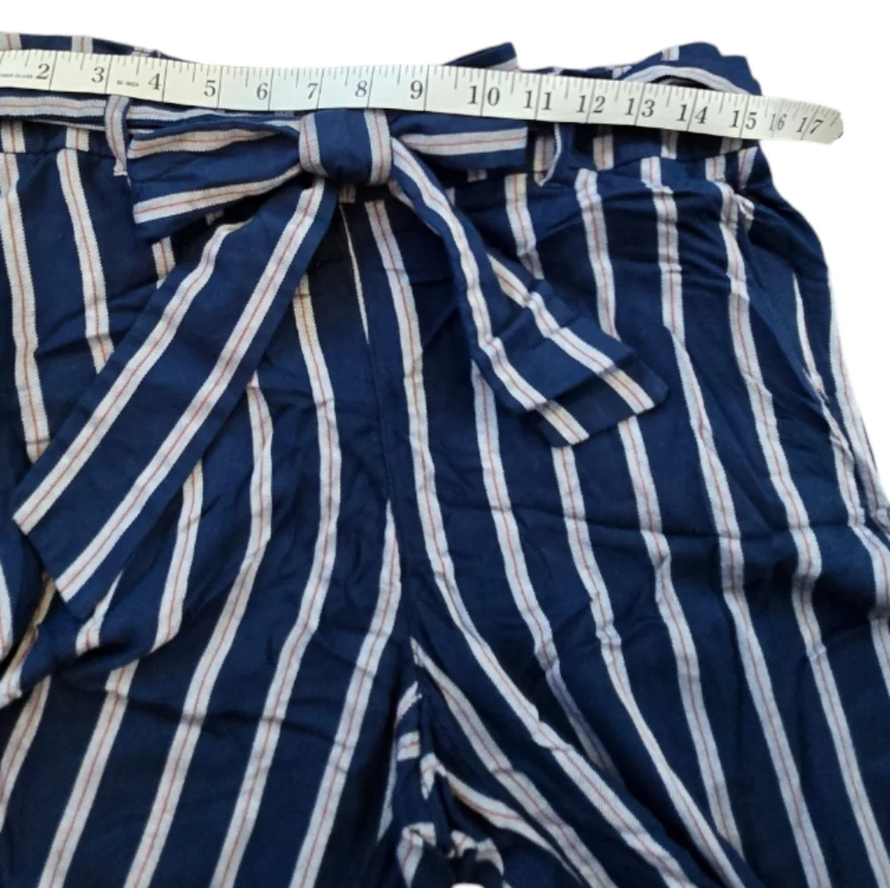 Banana Republic blue White and Red Striped‎ Gaucho Wide Leg Cropped Pants Size 6